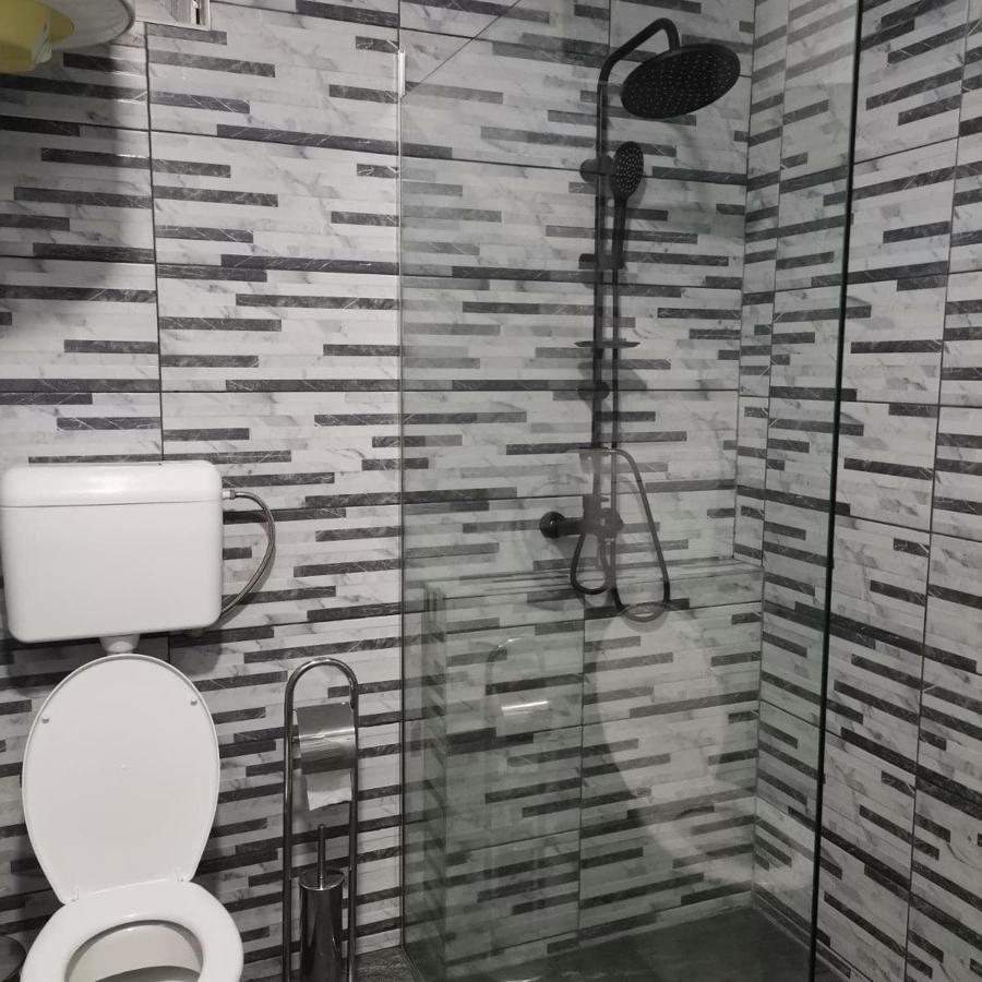 Apartman U Centru Šid Esterno foto