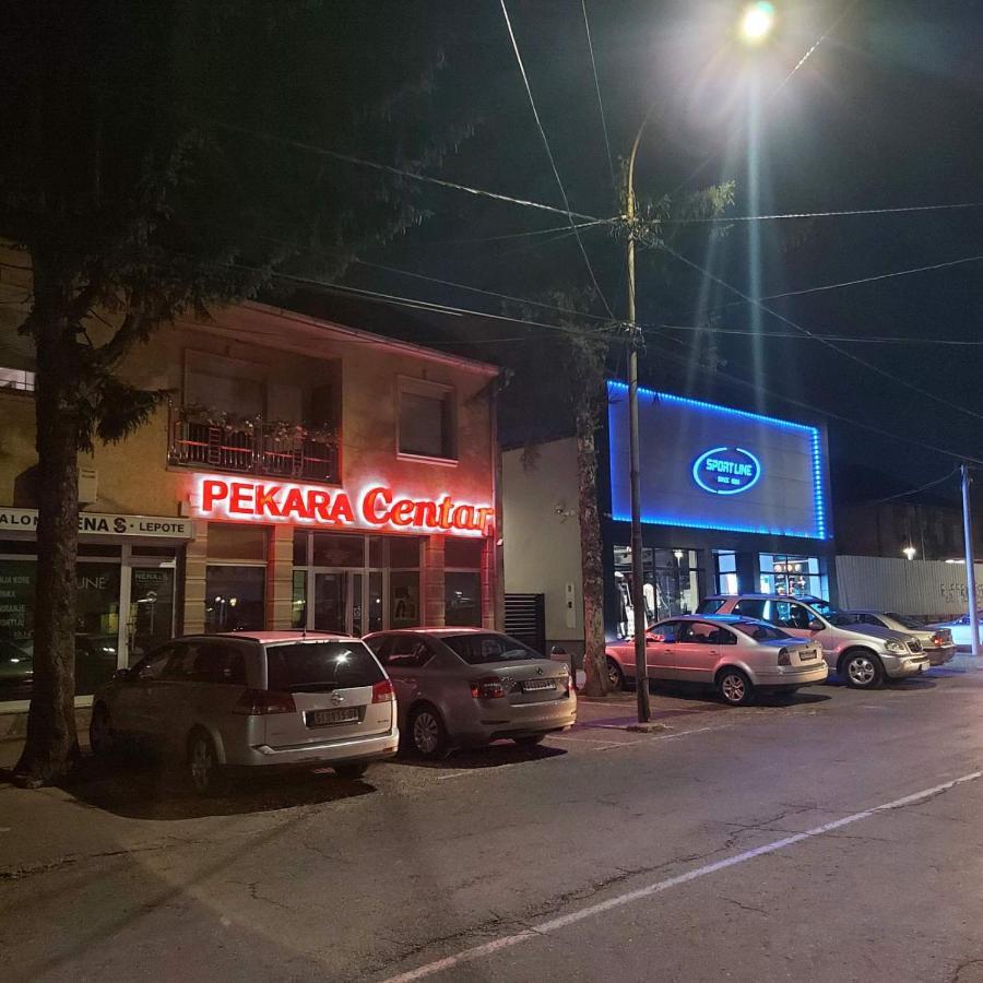 Apartman U Centru Šid Esterno foto